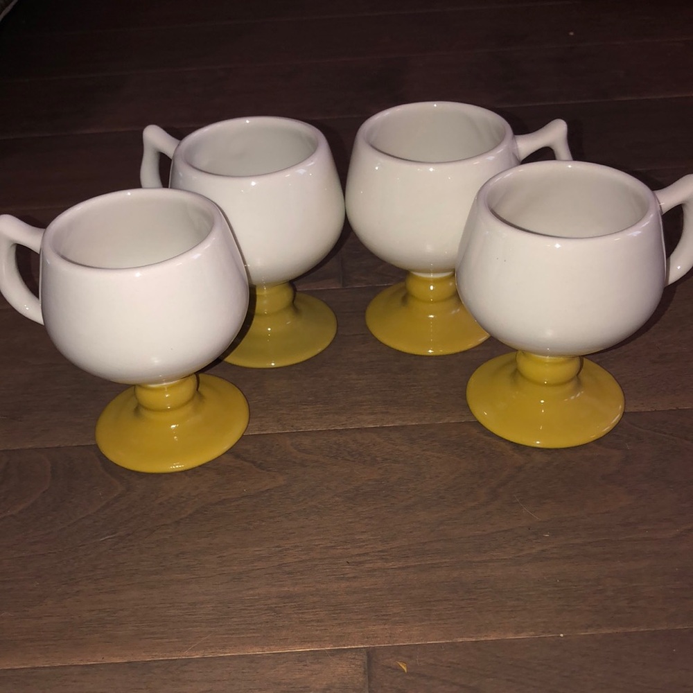 Vintage 1960s Caribe pedestal mugs (4) Puerto Rico China made in USA gold base